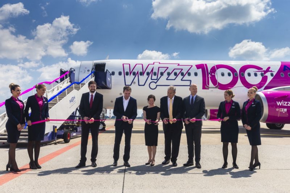 100 samolot we flocie Wizz Air