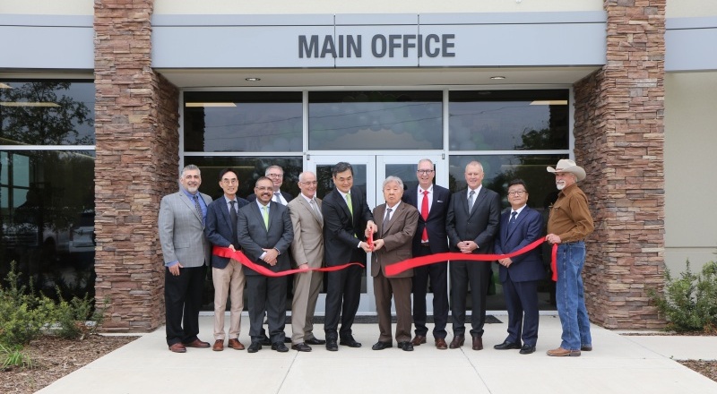 CLARK Ribbon Cutting 02 800px 10042025
