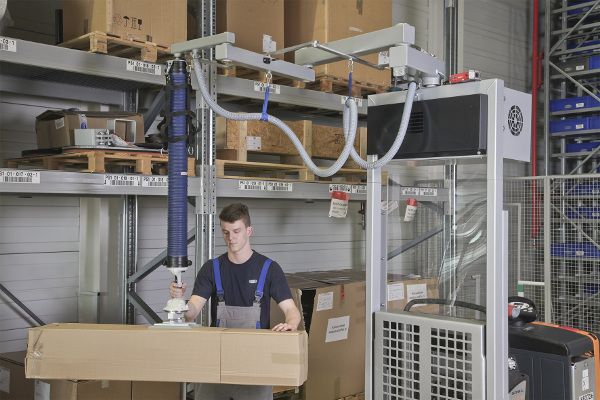 Nowy wózek STILL powstał we współpracy z firmą Schmalz - dostawcą rozwiązań z zakresu technik przenoszenia, mocowania i automatyzacji. Źródło: STILL Fot STILL 4