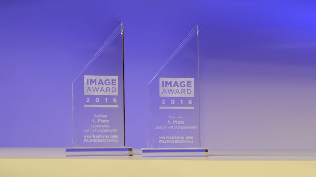 W Rankingu Wizerunku, który przeprowadzany jest co dwa lata, w kategorii "Przewozy całopojazdowe i drobnicowe" nabywcy usług logistycznych przyznali Dachser 738 na 1000 możliwych punktów, natomiast w kategorii "Logistyka towarów konsumpcyjnych i artykułów spożywczych" 747 punktów. Źródło: Dachser W Rankingu Wizerunku, który przeprowadzany jest co dwa lata, w kategorii "Przewozy całopojazdowe i drobnicowe" nabywcy usług logistycznych przyznali Dachser 738 na 1000 możliwych punktów, natomiast w kategorii "Logistyka towarów konsumpcyjnych i artykułów spożywczych" 747 punktów. Źródło: Dachser