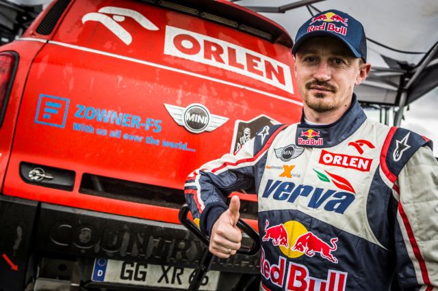 Platinum, marka olejów do motoryzacji, obok tytularnego sponsora, od lat wspiera ORLEN Team podczas najbardziej znanych i najcięższych zmagań motorowych świata – rajdu Dakar. Źródło: Orlen ORLENTeam zdjęcie 4 1 www