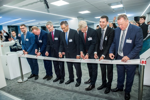 Regionalne Centrum Aplikacji Zrobotyzowanych w Warszawie 3