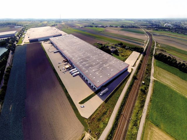  Z początkiem roku firma Orange przedłużyła najem na terenie SEGRO Logistics Park Warsaw, Pruszków. Źródło: SEGRO