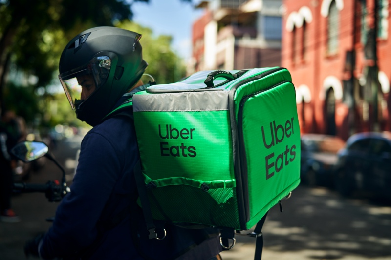 Uber Eats 1800px230425