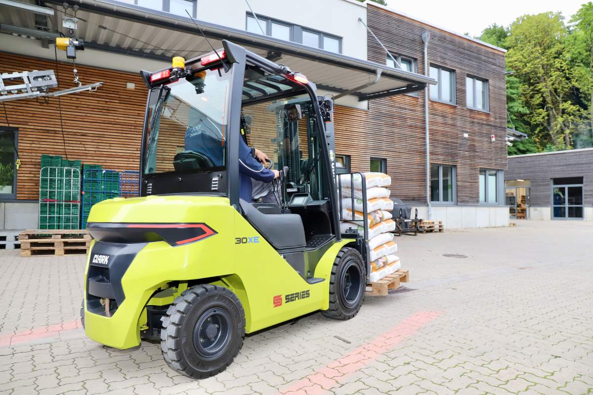 CLARK LogiMAT Targi Bezpieczeństwo Wózek widłowy