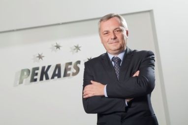 Piotr Wojnarowicz, Dyrektor Logistyki i Usług Intermodalnych PEKAES SA. Piotr Wojnarowicz, Dyrektor Logistyki i Usług Intermodalnych PEKAES SA.