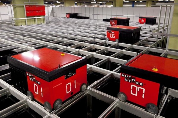 Roboty AutoStore w firmie Antalis AG. Źródło: Swisslog Holding AG
