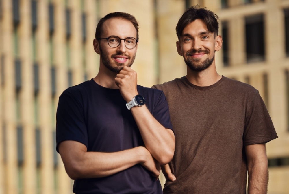 Michał Wendeker, CEO AutonomyNow oraz Jan Księżopolski, odpowiedzialny za rozwój Systemu AI Driver umożliwiającego zaawansowaną automatyzację pojazdu