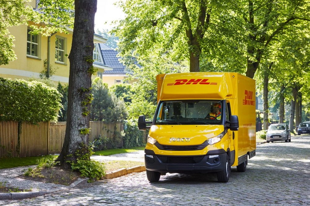 DHL i Militaria z nietuzinkową usługą kurierską