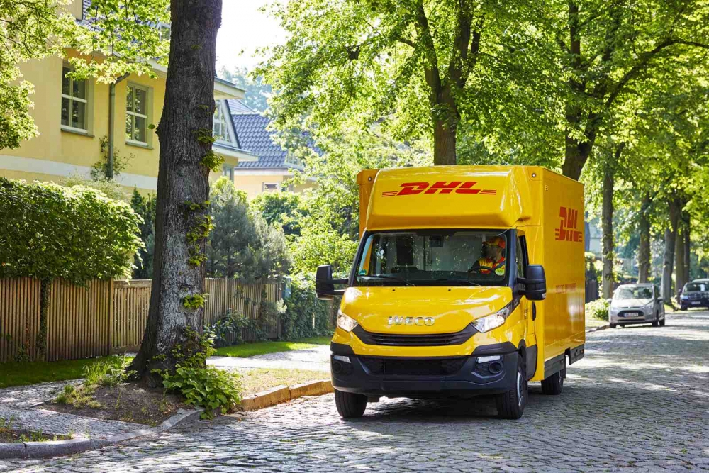 DHL Parcel rozwija ofertę dla biznesu e-commerce