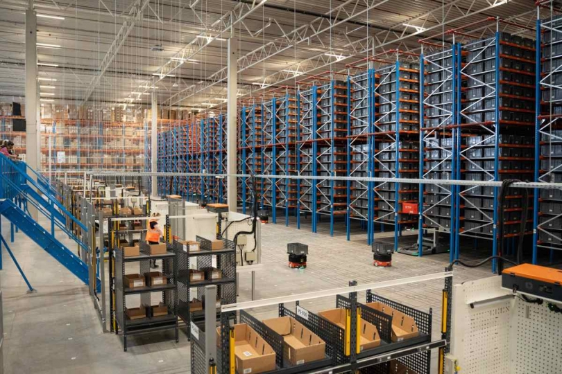Rozwiązanie Dematic jest podzielone na trzy kluczowe obszary zastosowań i obejmuje trzy typy robotów AMR: roboty typu pallet to picker, roboty AMR typu bin to picker oraz roboty typu order to rack. (Zdjęcie: Dematic)