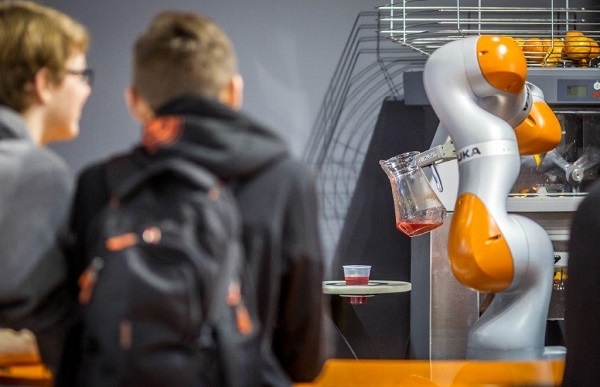 KUKA prezentuje najnowszego robota