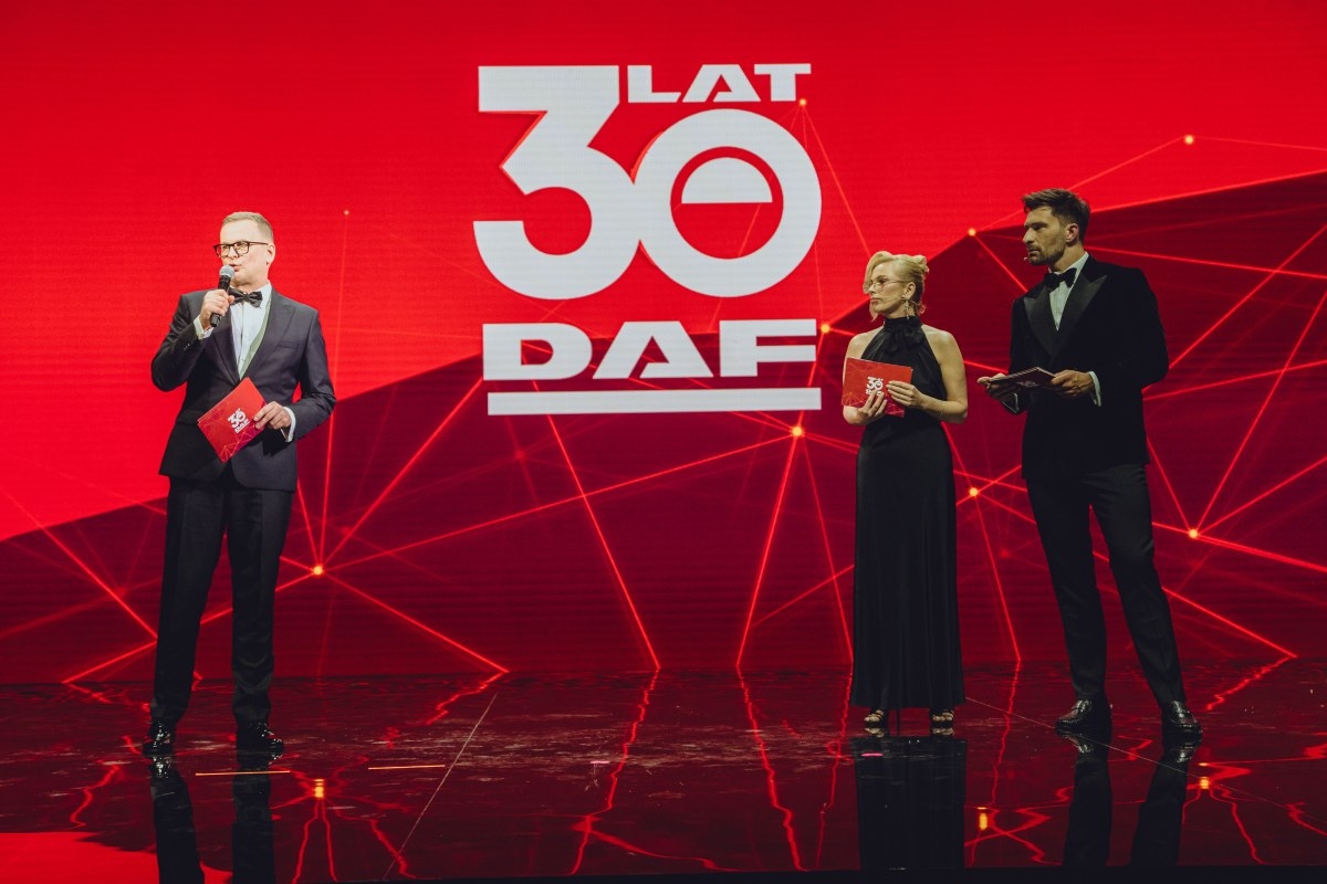 Gala 30-lecia DAF Trucks Polska była okazją do docenienia wysiłku, jaki zespoły dealerów wkładają w zapewnienie klientom marki wiodącego standardu wsparcia i obsługi.