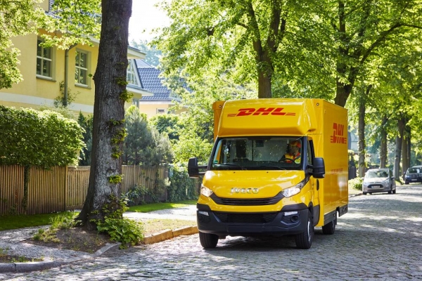 Amazon rozwija współpracę z DHL